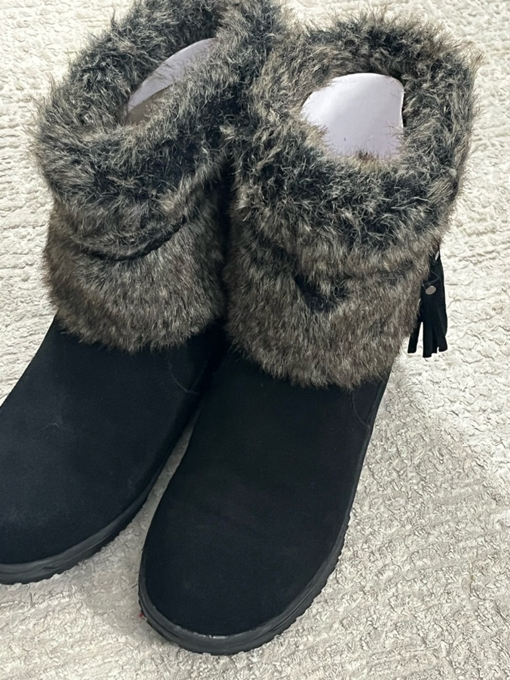 Minnetonka Everett Boot - Picture 2 of 8